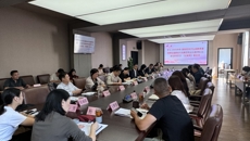 我校召开10月份党委理论学习中心组学习（扩大）会议